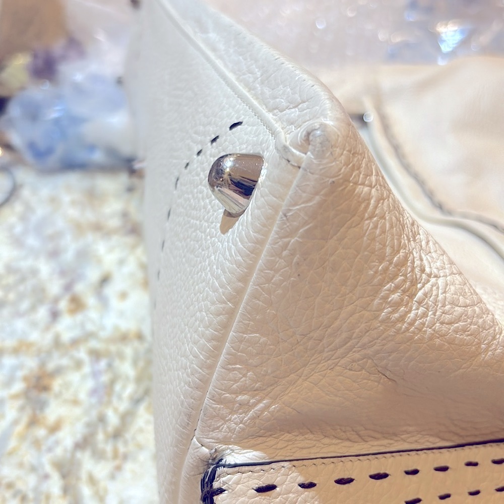 GREAT WHITE BCBGMAXZRIA🔥🔥pebbled leather handbag 👜 - Picture 16 of 16